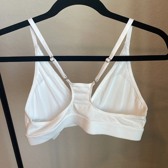 Gilly Hicks White Bra - Picture 3 of 3